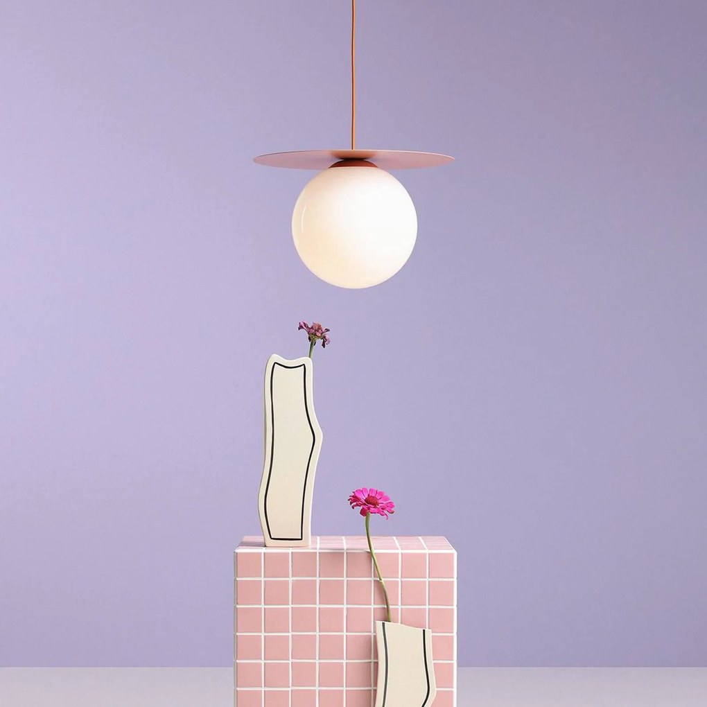 ALDEX Lampada a sospensione Loop Coral L, rosso corallo, sfera in vetro opalino,