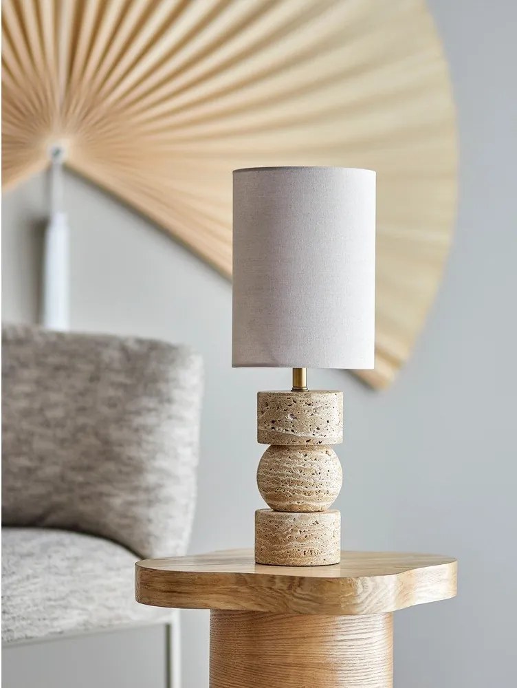 Lampada da tavolo di colore naturale in pietra con paralume in tessuto (altezza totale 53 cm) Marci – Bloomingville
