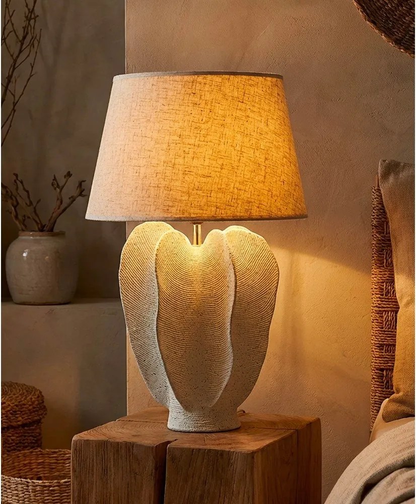 Lampada da tavolo color crema con paralume in tessuto (altezza totale 63 cm) Ester – Mauro Ferretti