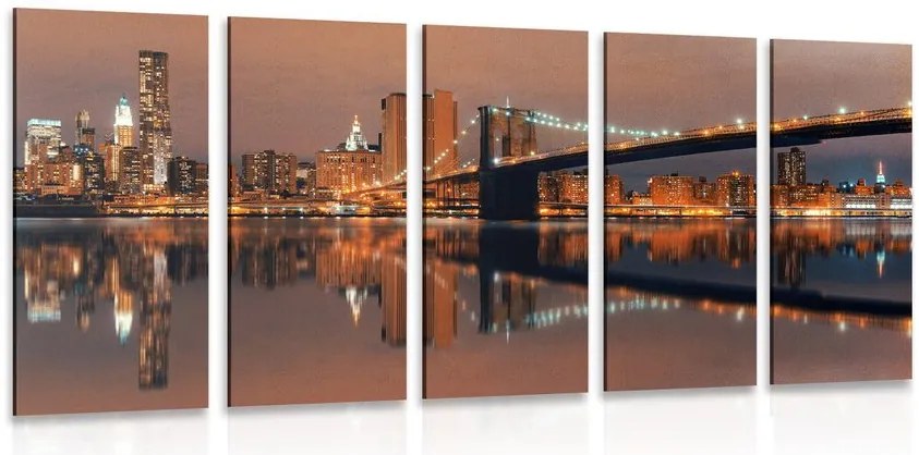 Quadri 5 pezzi – Riflesso di Manhattan nell'acqua