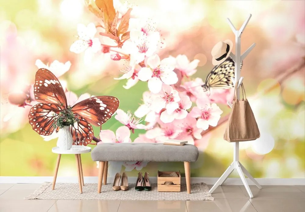 Carta da parati – Fiori primaverili con farfalle esotiche