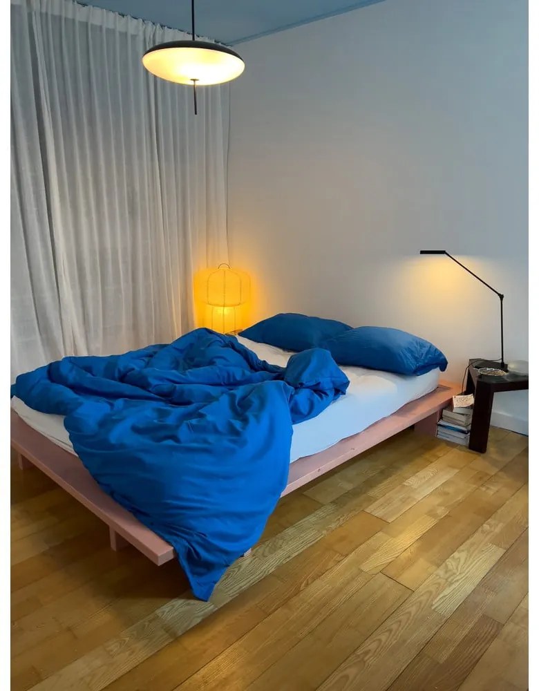 Letto matrimoniale rosa chiaro in legno di pino con griglia 140x200 cm Japan - Karup Design