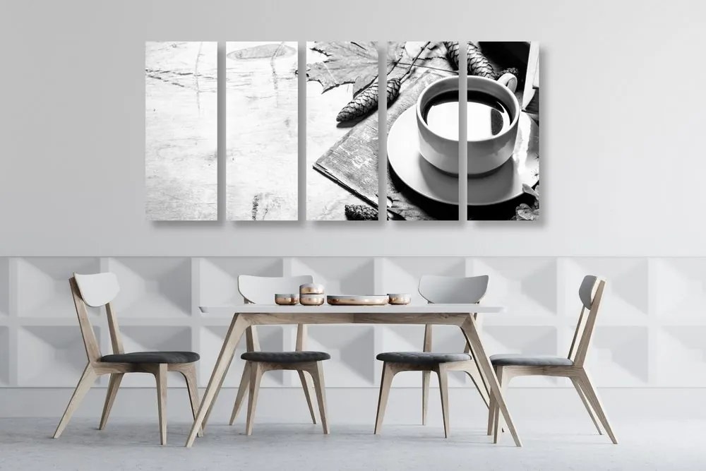 Quadri 5 pezzi – Tazza di caffè in autunno in bianco e nero