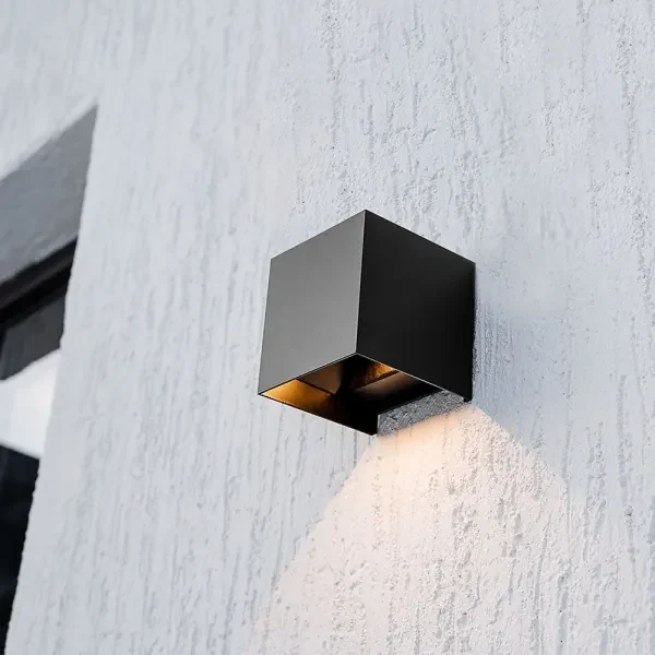 Plafoniera Rotonda LED Saxby SERAN Da Parete Esterna 12W Nera IP65 790LM