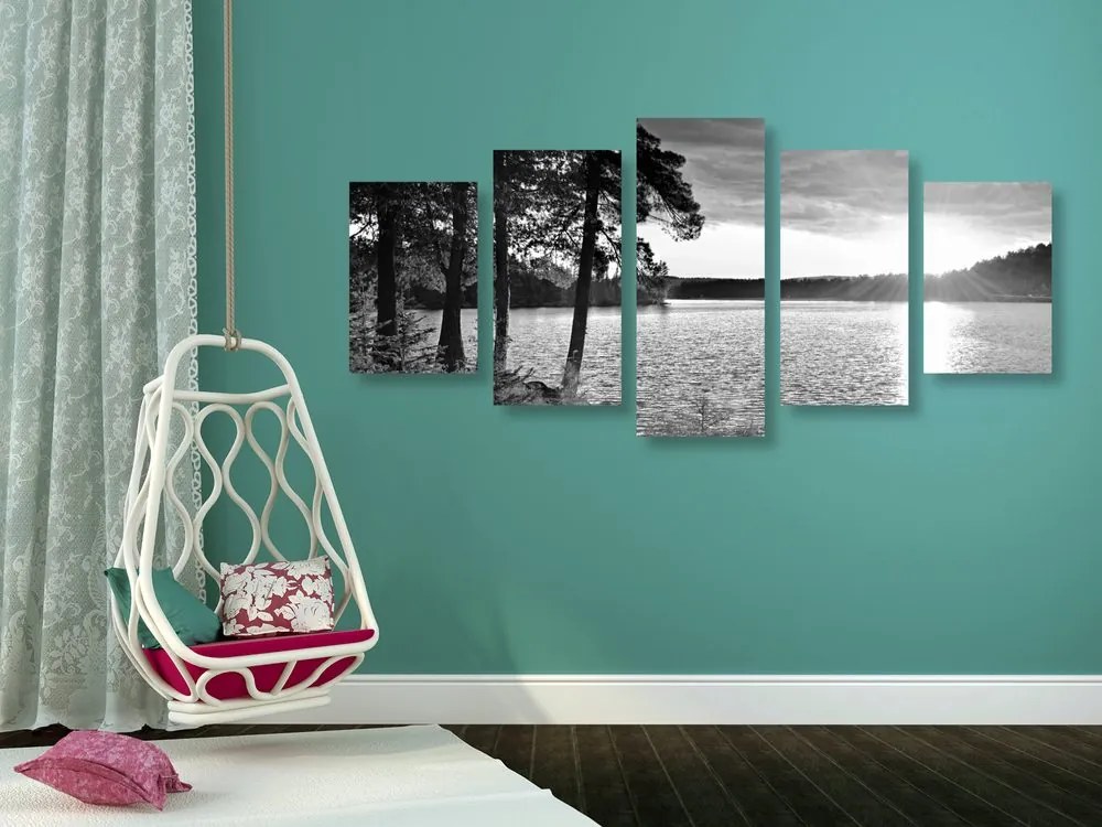 Quadri 5 pezzi – Tramonto sul lago in bianco e nero
