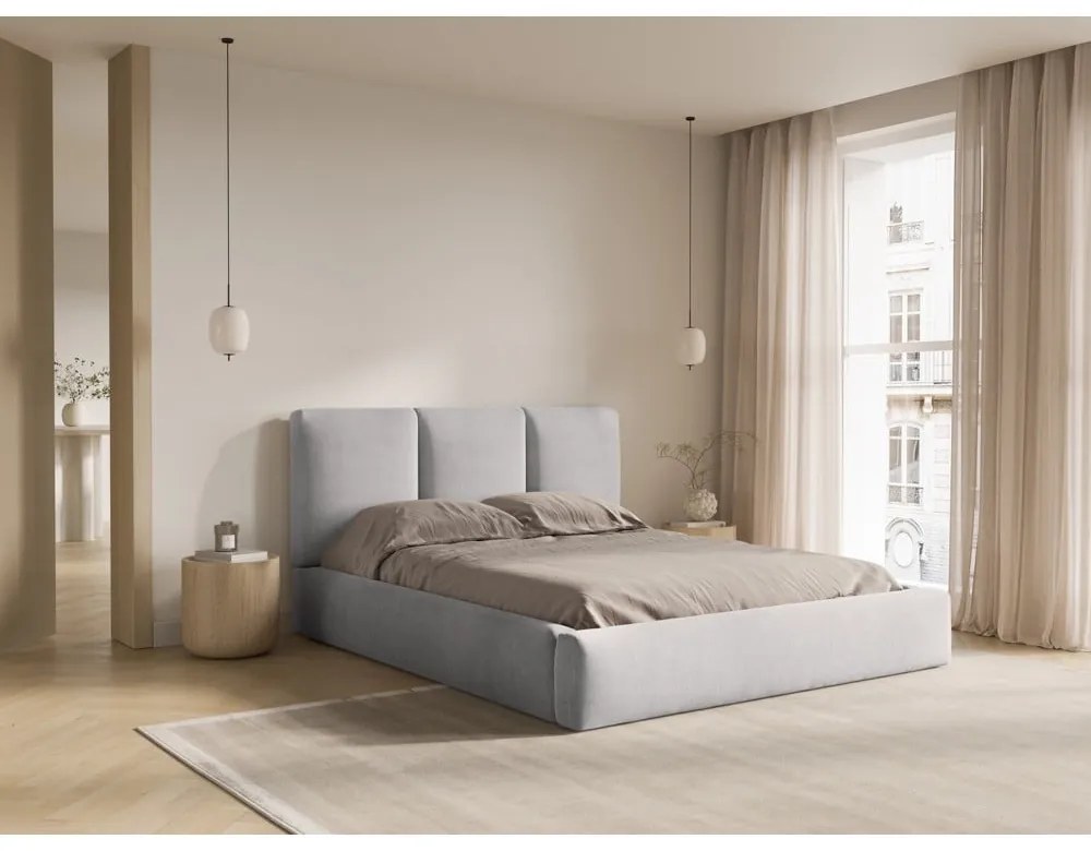 Letto matrimoniale imbottito grigio chiaro con contenitore con griglia 200x200 cm Brody - Mazzini Beds