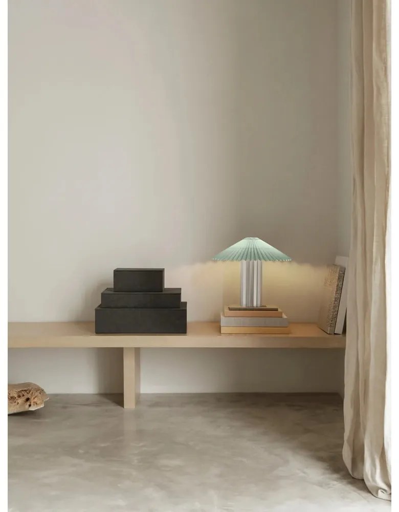 Lampada da tavolo gialla/argentata con paralume in tessuto con intensità regolabile (altezza totale 36 cm) Taite – Blomus