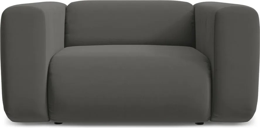 Poltrona grigia con rivestimento in velluto Ekahi – Makamii