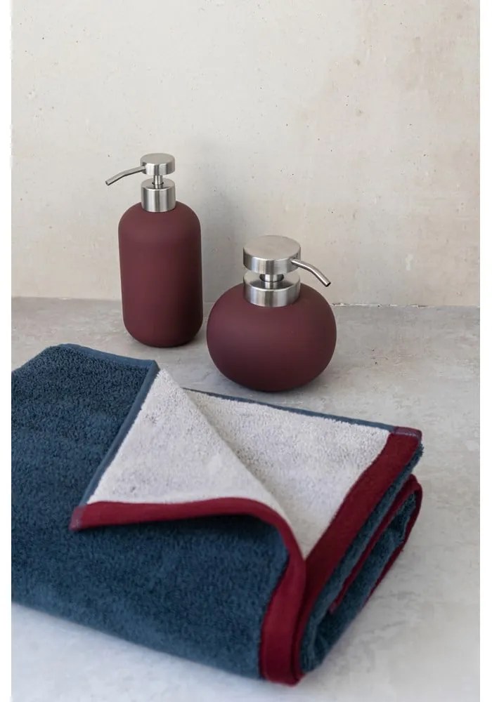 Dispenser per sapone viola scuro in ceramica 120 ml Lotus Play – Mette Ditmer Denmark