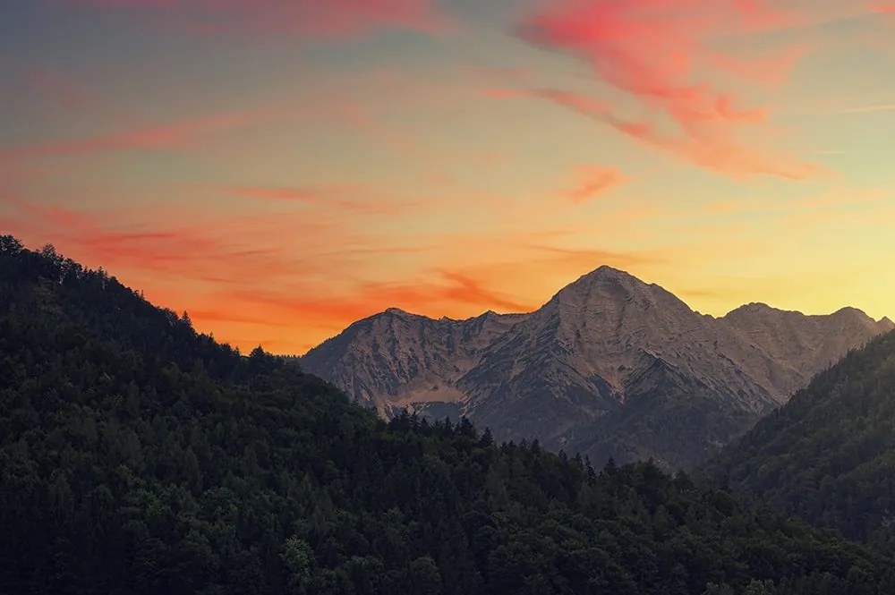 Carta da parati – Tramonto sulle montagne
