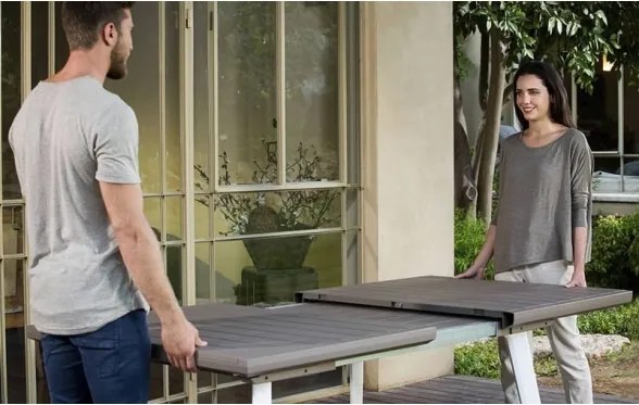 Tavolo Da Esterno Allungabile A 240 Cm Effetto Legno E Gambe Bianche Keter Harmony Cappuccino