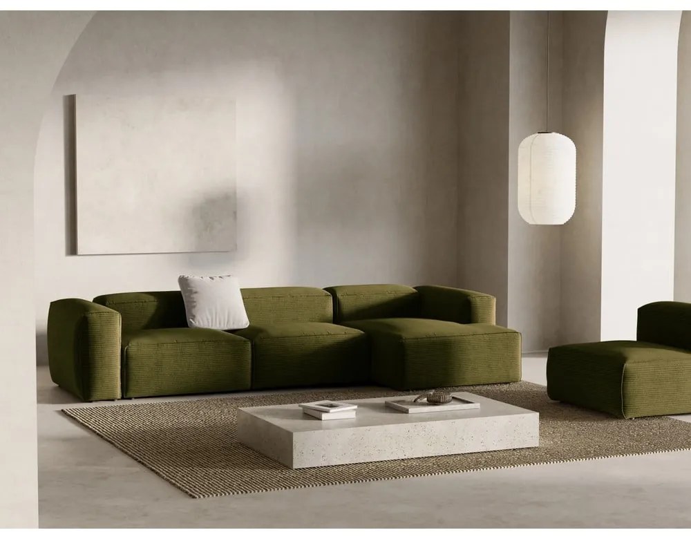 Divano angolare verde (con penisola a destra/con chaise lounge) con rivestimento in velluto a coste Bergamo – Cosmopolitan Design