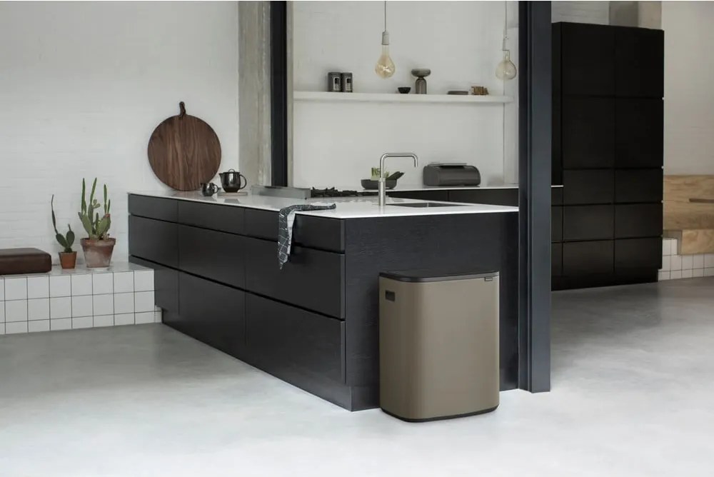 Bidone in acciaio grigio touch per raccolta differenziata 60 l Bo Touch Bin - Brabantia