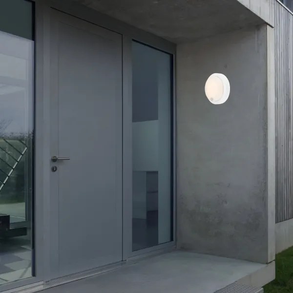 Brilo - lampada da parete ricaricabile per esterni con sensore, LED 4W/5V, batteria 4400 mAh, IP44, bianca