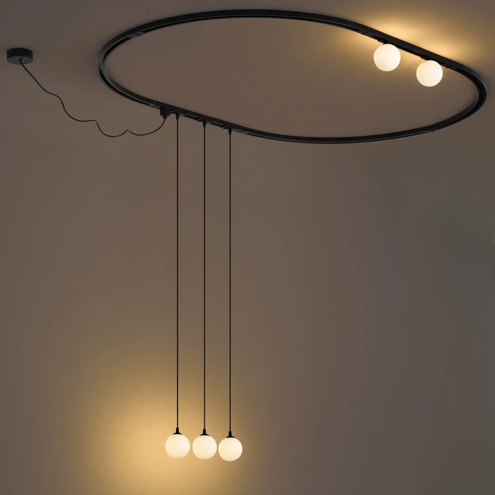 Sistema di illuminazione a binario ovale moderno nero con 3 luci a sospensione e 2 plafoniere bianche monofase - Iconic Perle