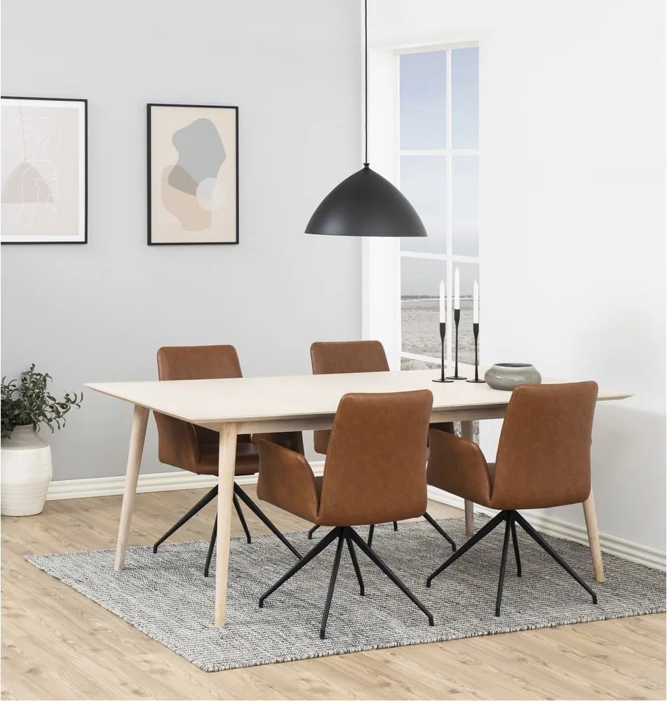 Sedia da pranzo marrone cognac in imbottito con braccioli Naya – Actona