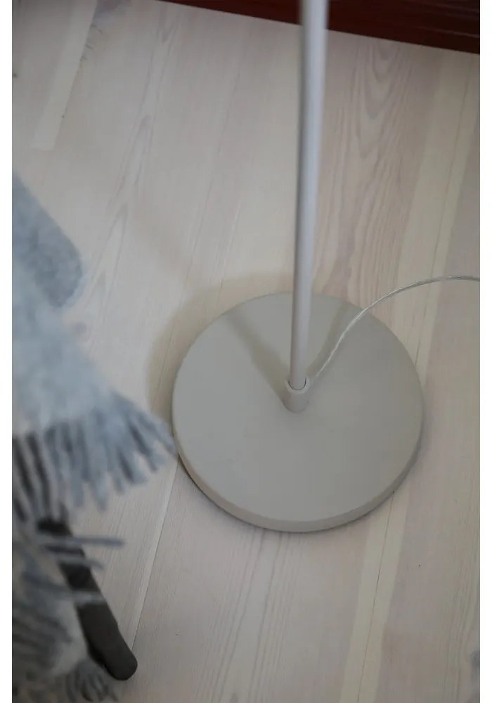 Lampada da terra LED beige con paralume in metallo e intensità regolabile (altezza totale 140 cm) Patro – Markslöjd