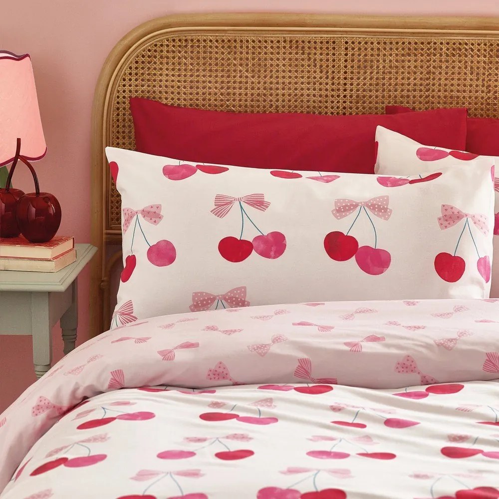 Set copripiumino e federa bianco e rosa per letto matrimoniale 200x200 cm Cherries and Bows – Catherine Lansfield