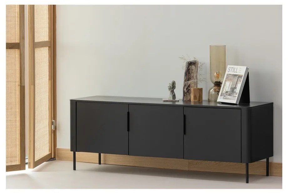 Mobile TV nero opaco in pino massiccio 154x56x44 cm Gunnar – WOOOD