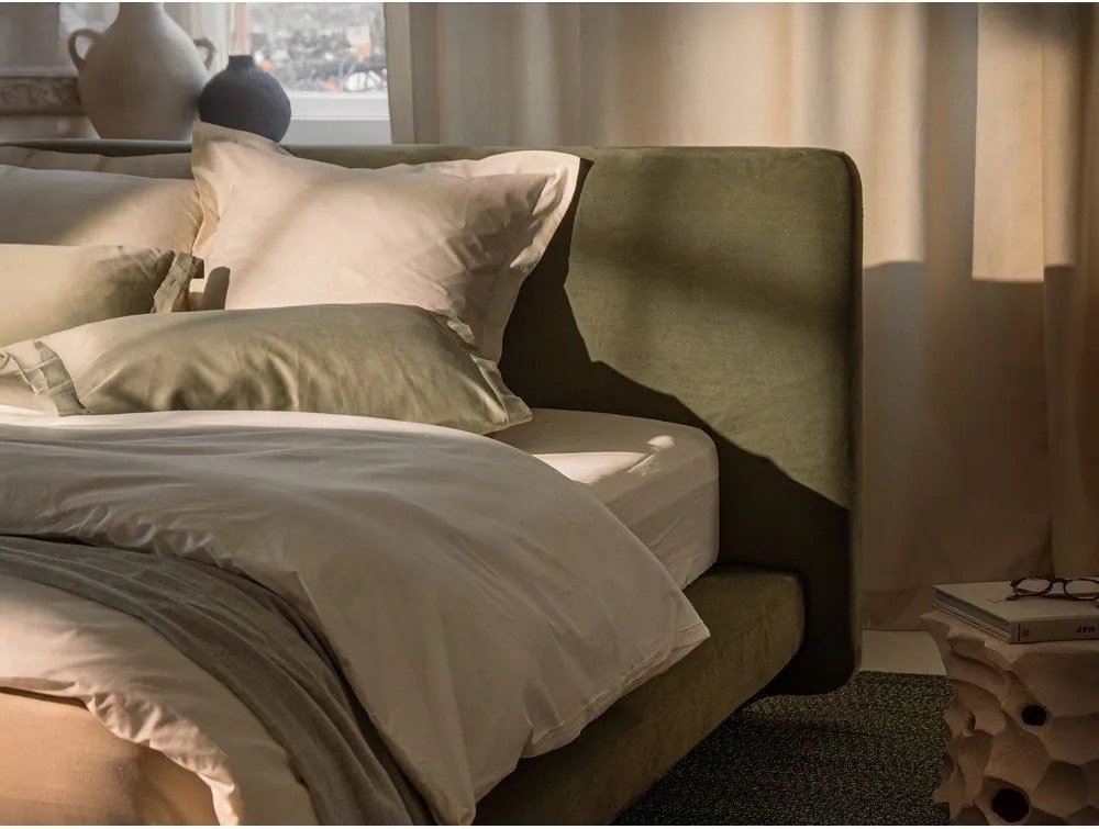 Letto matrimoniale imbottito marrone chiaro 200x200 cm Linea – Micadoni