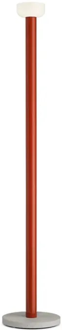 Flos Bellhop Floor Lampada da pavimento H.178 a luce indiretta con base in cemento vetro bianco lucido e alluminio Rosso mattone