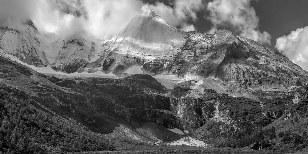Quadro su tela – Paesaggio montano maestoso in bianco e nero
