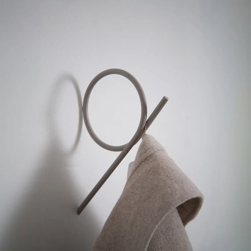 Gancio da parete grigio tortora in metallo Tuba L – Spinder Design
