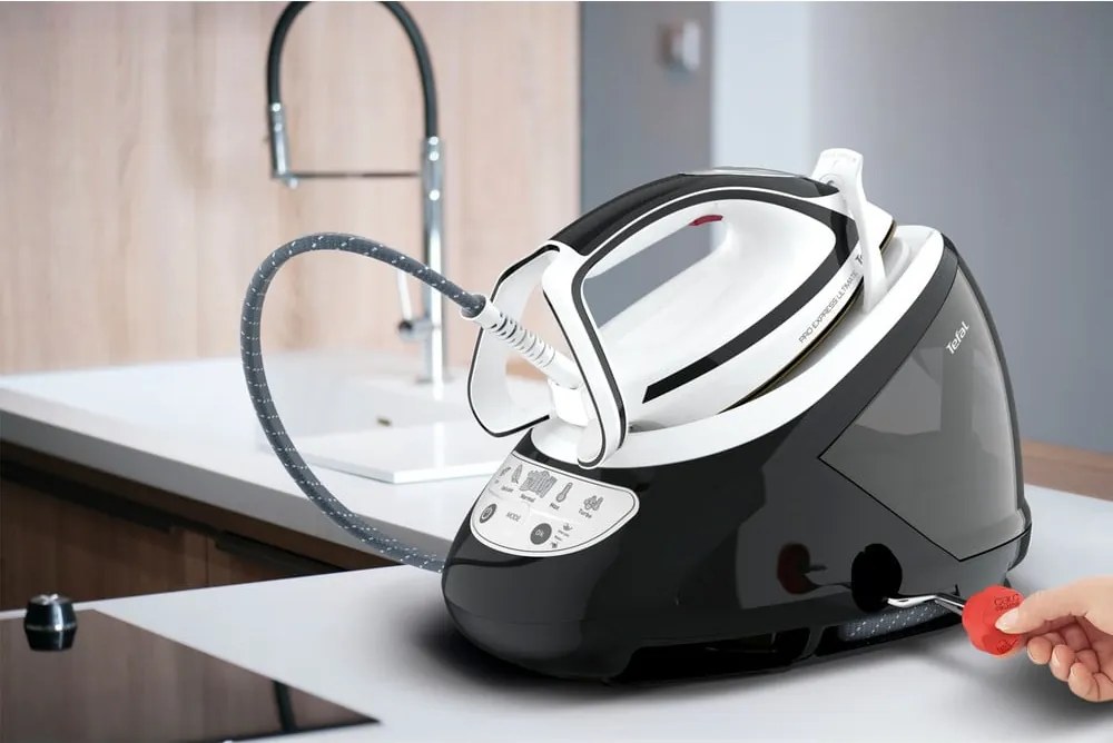 Ferro da stiro con caldaia Express Ultimate GV9550 - Tefal
