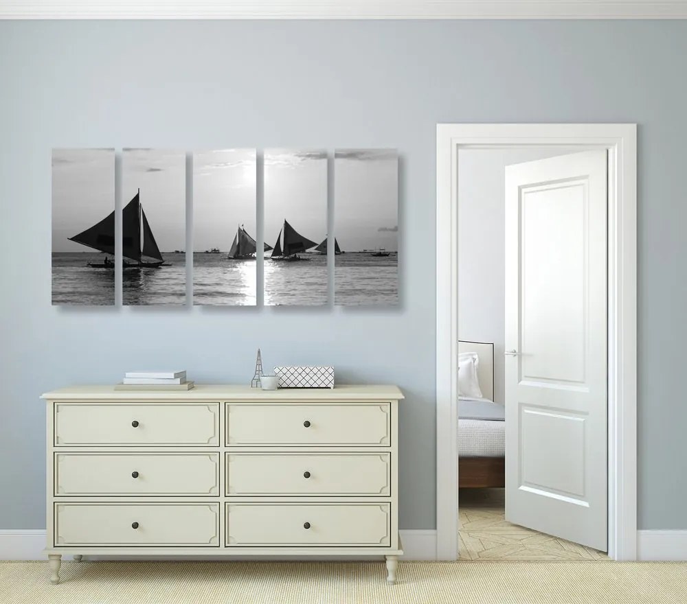 Quadri 5 pezzi – Splendido tramonto sul mare in bianco e nero