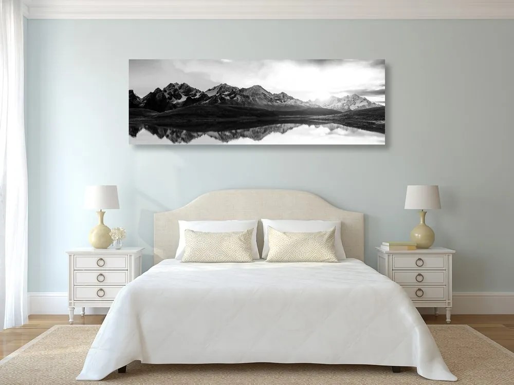 Stampa su tela – Splendido tramonto sulle montagne in bianco e nero