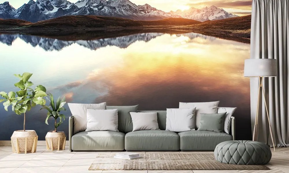 Fotomurale – Tramonto abbagliante sul lago montano