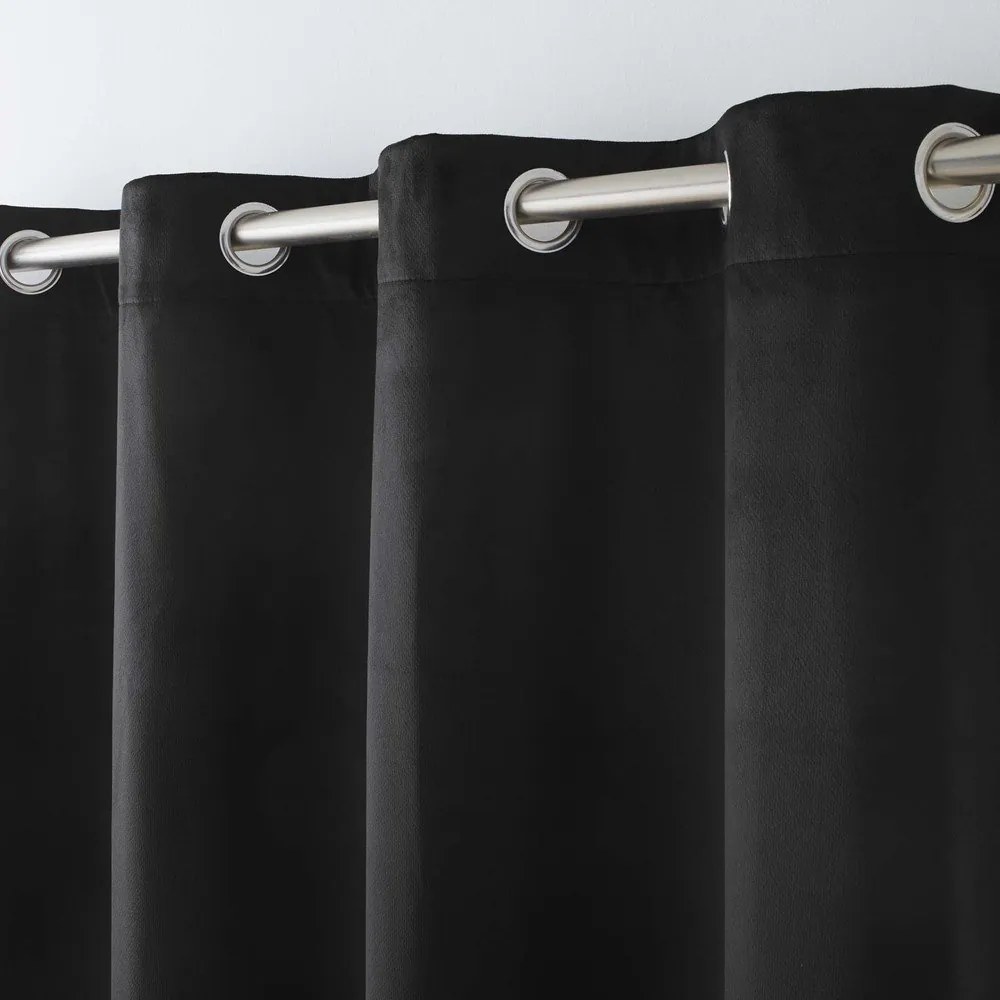 Tenda termoisolante nera in velluto 140x260 cm Polarchic – douceur d'intérieur