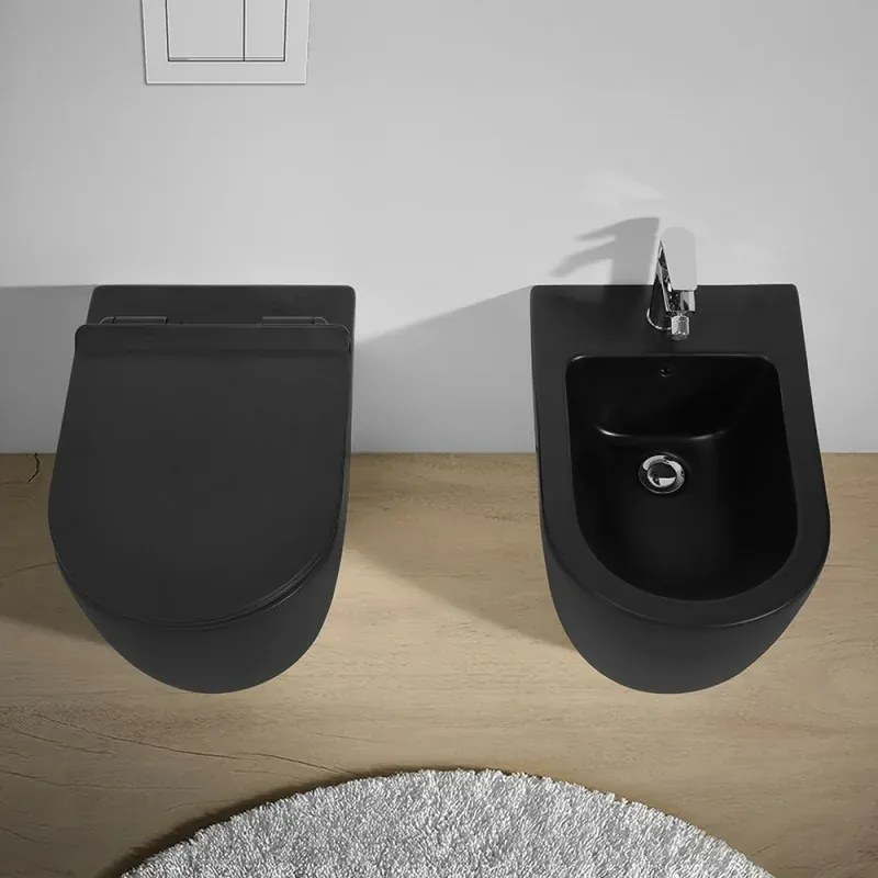 Wc filomuro tornado in ceramica nero opaco con sedile Tokyo