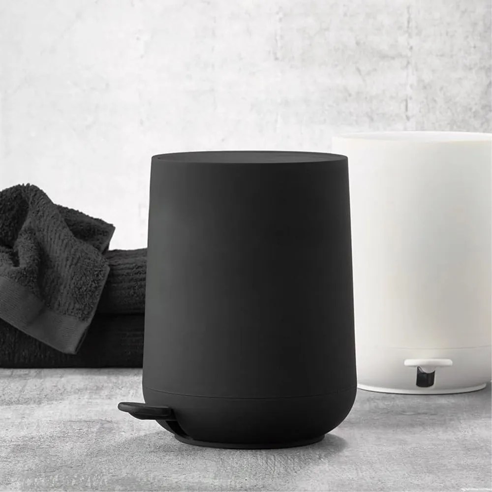 Bidone a pedale in plastica nera 5 L Nova - Zone