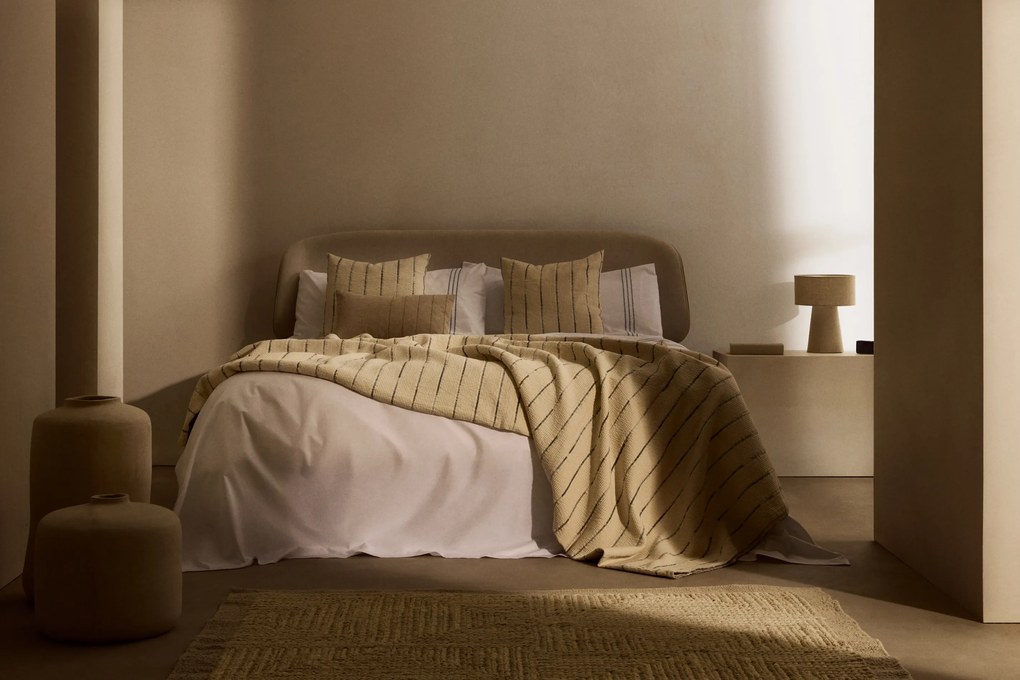 Kave Home - Copriletto Satisa in cotone color crema con fantasia a righe per letto da 150/160 cm