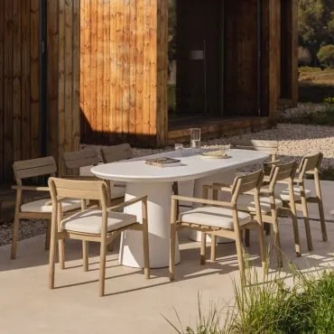 Set Composto Da Tavolo Ovale 220x95 Cm In Cemento Noemi E 8 Sedie Da Giardino Con Braccioli In Legno Di Acacia Saira Bianco - Sklum