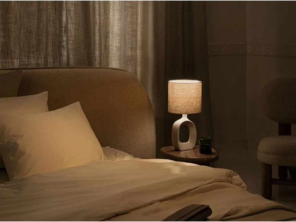 Letto matrimoniale imbottito color crema con contenitore con rete inclusa 200x200 cm Ovalo – Micadoni