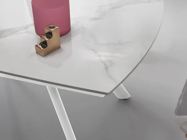 Tavolo moderno allungabile a 210 cm base metallo e piano effetto Marmo Bianco TERENCE