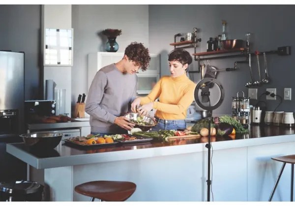 Ledvance - LED Lampada dimmerabile con un supporto e supporto per vlogging LED/6W/USB