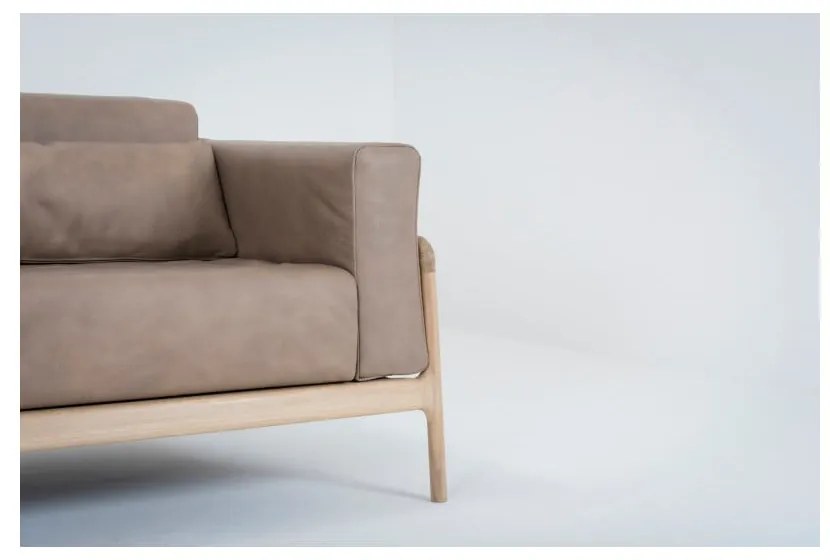Divano in pelle di bufalo marrone chiaro con struttura in rovere massiccio , 210 cm Fawn - Gazzda