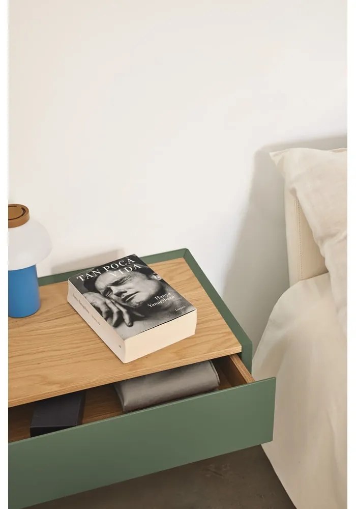 Comodino verde con piano effetto rovere da parete Arista – Teulat