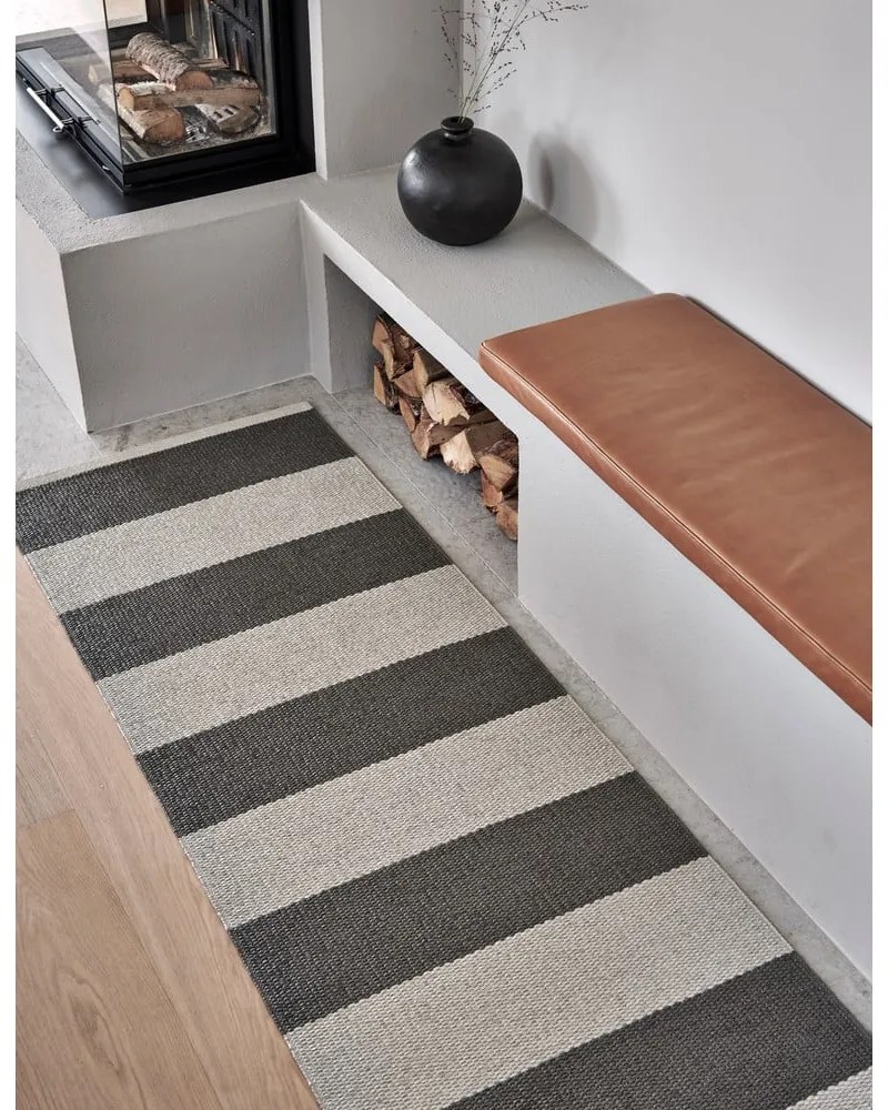 Passatoia da interno/esterno color antracite/color crema 70x225 cm Bob Charcoal Linen – Pappelina