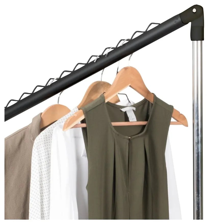 Appendiabiti mobile telescopico in metallo nero Under Stairs - Compactor