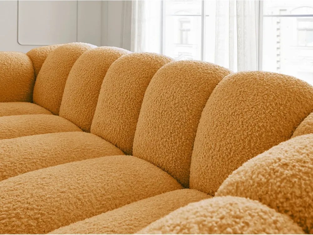 Divano color senape con rivestimento in bouclé 232 cm Hippolyte – Bobochic Paris