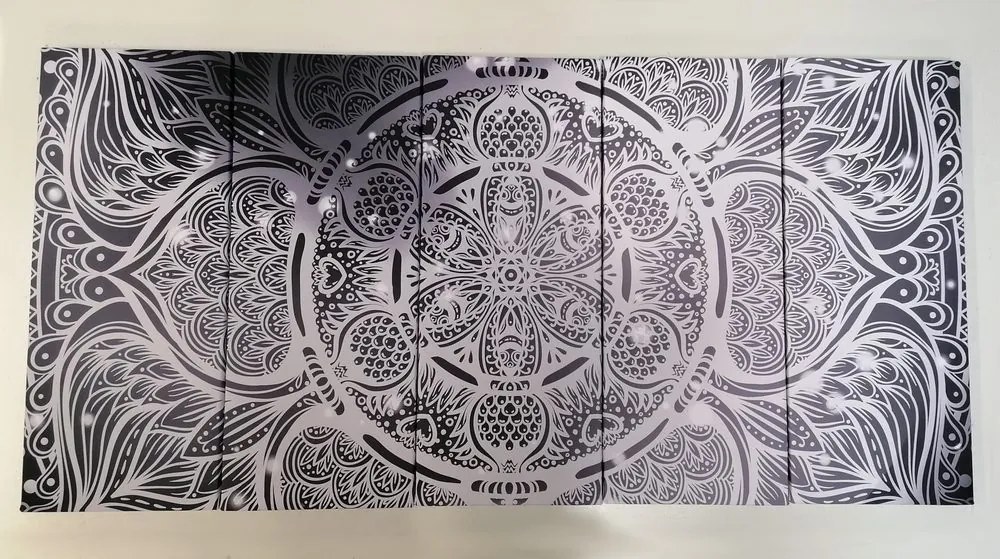 Quadri 5 pezzi – Mandala indiana con sfondo galattico in bianco e nero