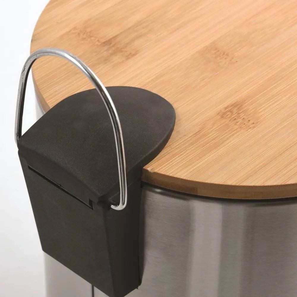 Cestino per la spazzatura color argento opaco in acciaio con pedale 5 l Adonis – Spirella