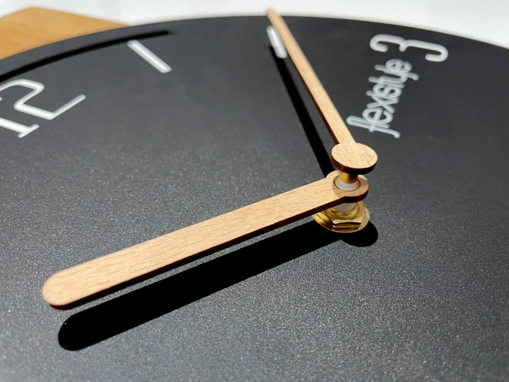 Orologio da parete in rovere GEOMETRIC - nero