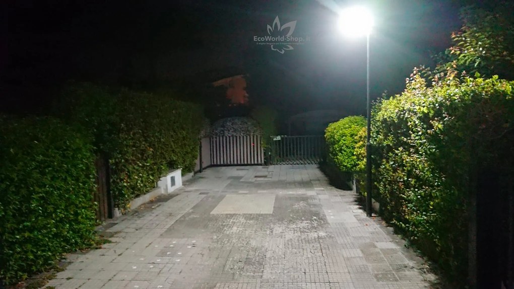 Lampione Energia Solare 2000 Lumen con programmazione illuminazione