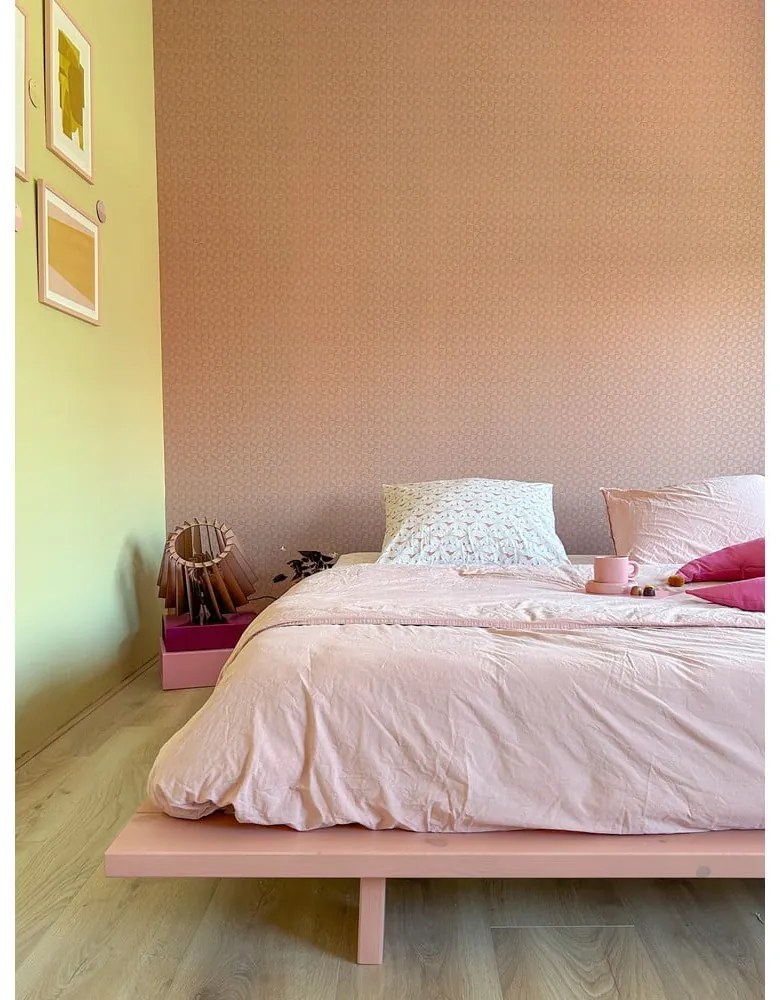 Letto matrimoniale rosa chiaro in legno di pino con griglia 140x200 cm Japan - Karup Design