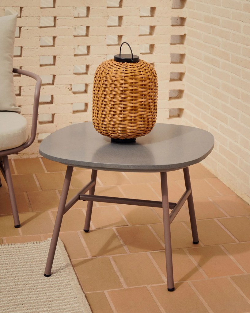 Kave Home - Lampada da tavolo piccola portatile Saranella in rattan sintetico marrone